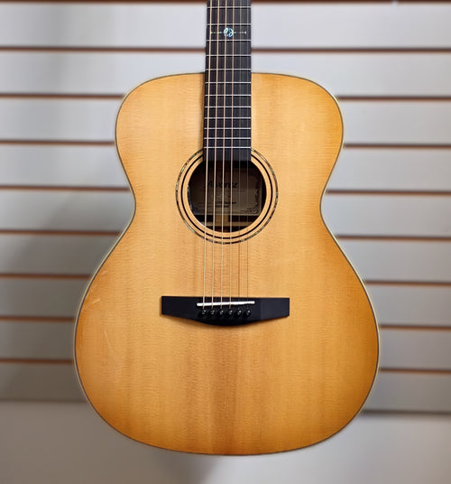 Alvarez LF70e Daybreak Laureate OM Acoustic