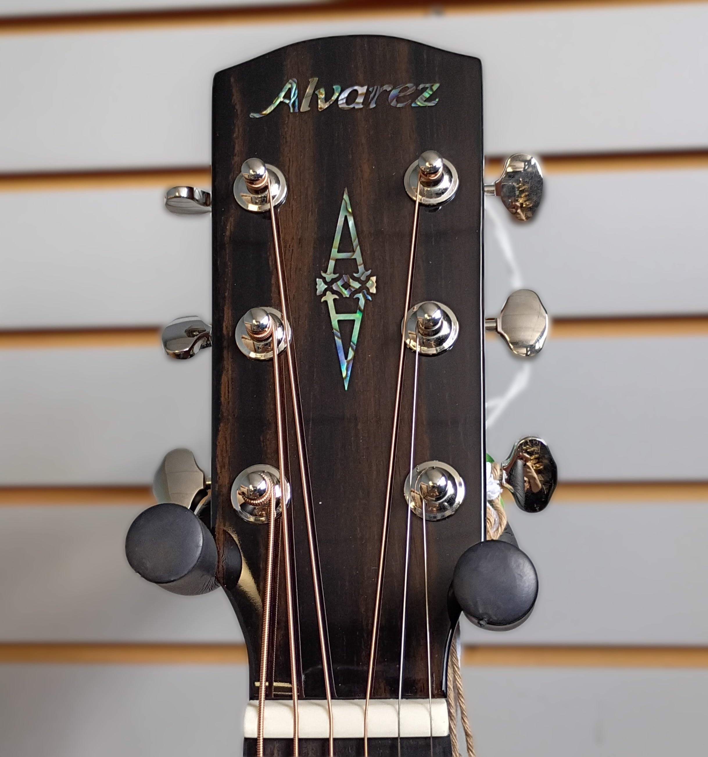 Alvarez LF70e Daybreak Laureate OM Acoustic